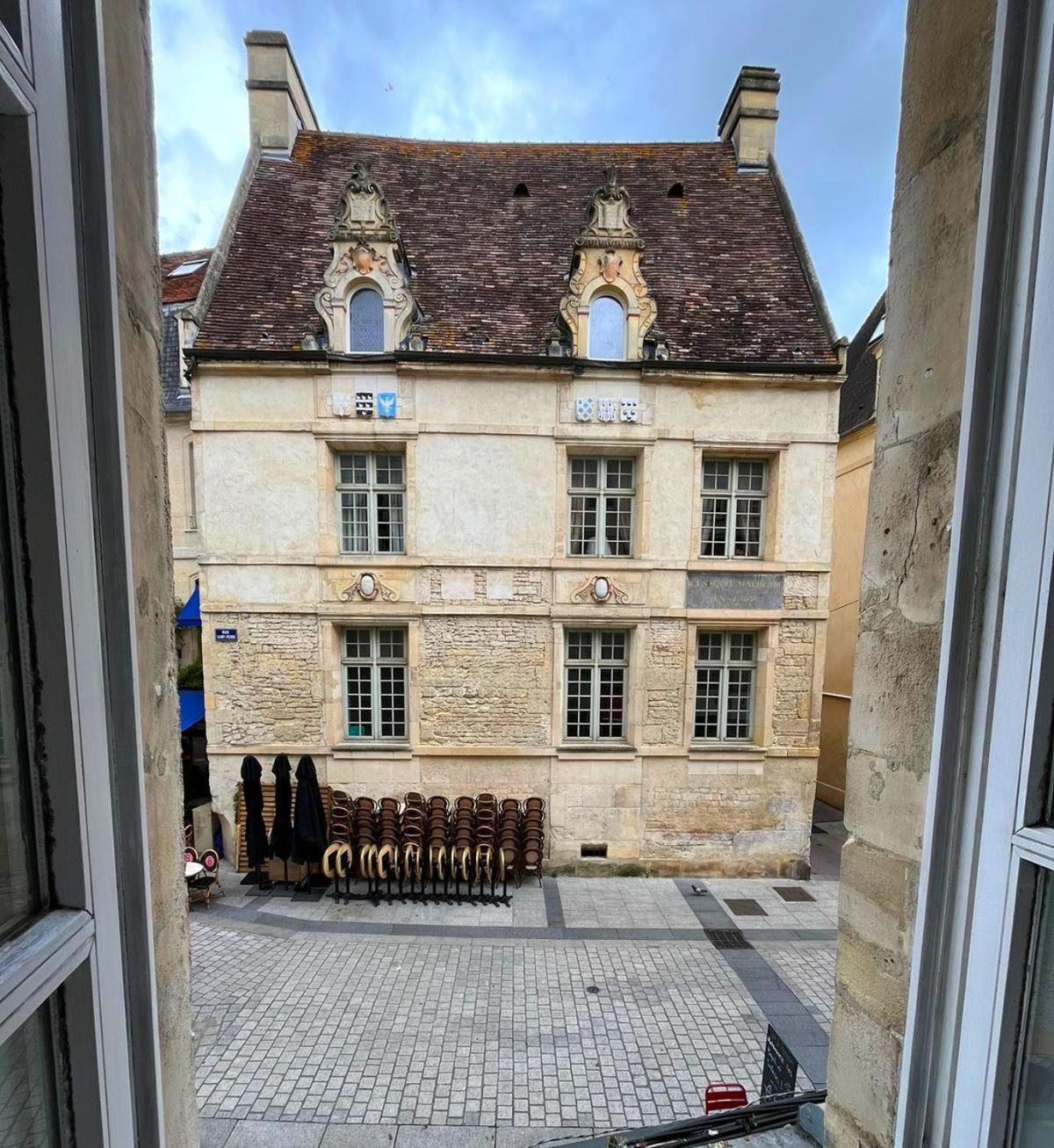 Elegant Studio En Hypercentre Dans Le Quartier Historique Anime Avec Parking Gratuit Caen Zewnętrze zdjęcie